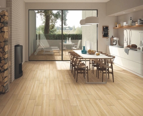 kupować Odporny na zużycie 150x900mm Podłoga w pomieszczeniach drewniane paski porcelanowe do sypialni Brązowe i szare produkcja internetowa