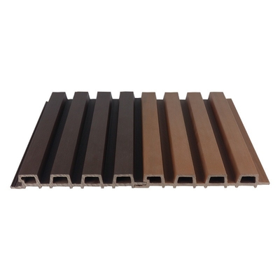 Brązowy panel ścienny WPC 25x227mm do hotelu Park Wood Plastic Composite Siding Grille Deska
