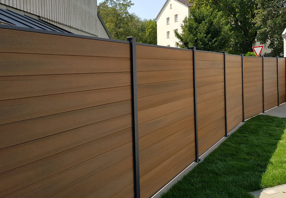 24x170mm Drewniany plastikowy panel kompozytowy Kolor kawy WPC Wewnętrzna ściana ogrodzenia Zewnętrzna deska podłogowa