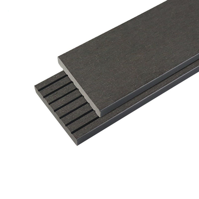 Drewniany kompozytowy zewnętrzny panel ogrodzeniowy Ściana do inżynierii budowlanej WPC Inside Board 71x21mm Szara deska