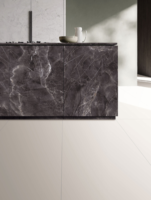 Płytki podłogowe i białe płytki porcelanowe o rozmiarach 1200x600 mm do remontu i prania