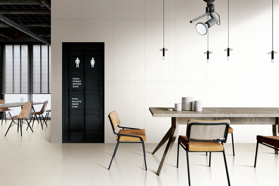 Beżowe płytki porcelanowe o teksturze 60x120 cm do jadalni