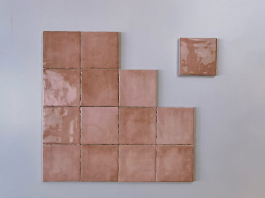 Niebieskie, odporne na ścieranie płytki ceramiczne 10x10cm do kuchni i łazienki