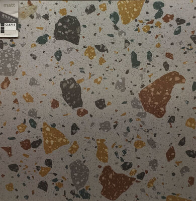 Stylowe beżowe płytki ceramiczne terrazzo 600x600mm do wnętrz, do mieszkań i salonów