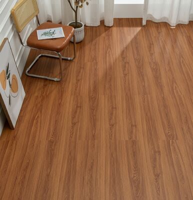 Odporny na plamy i wodoodporny Brązowy 1220x180mm Podłoga wewnętrzna SPC Podłoga powłoka UV grubość 5mm Wooden Pattern For Building and Project