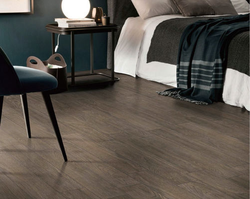 Bezwonna wodoodporna warstwa BTS Drewniane płytki porcelanowe Brązowe 9,5 mm na ścianę podłogową