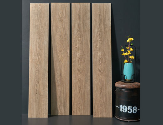 1000SQM Grubość 9,5 mm Ceramiczna płytka szkliwiona 250x1500mm Porcelana z efektem drewna